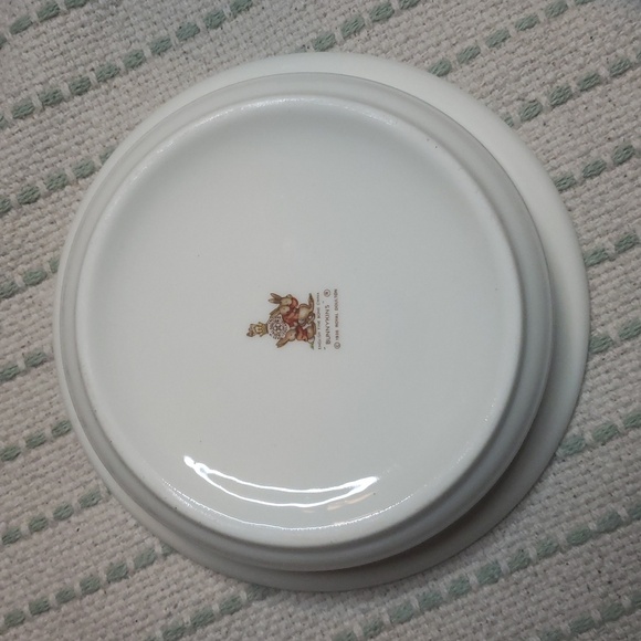 Royal Doulton Bunnykins "Swinging Boats" 6-3/8" Round Baby Plate (Bowl) - Picture 5 of 5